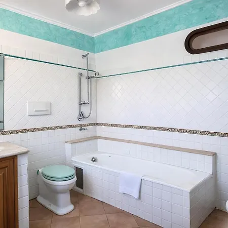 Hotiday And View 3*